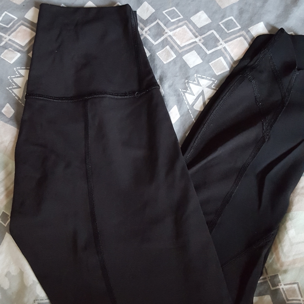 Lululemon Black Capri leggings